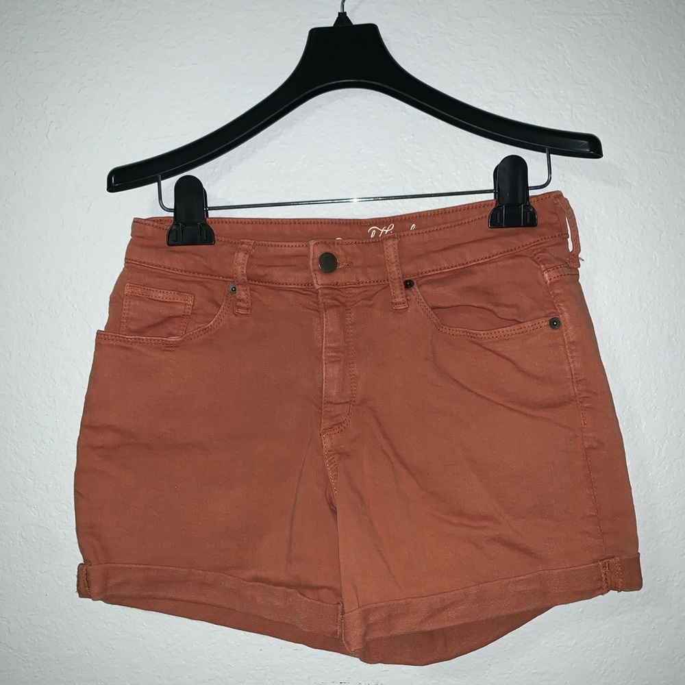 Universal Thread shorts